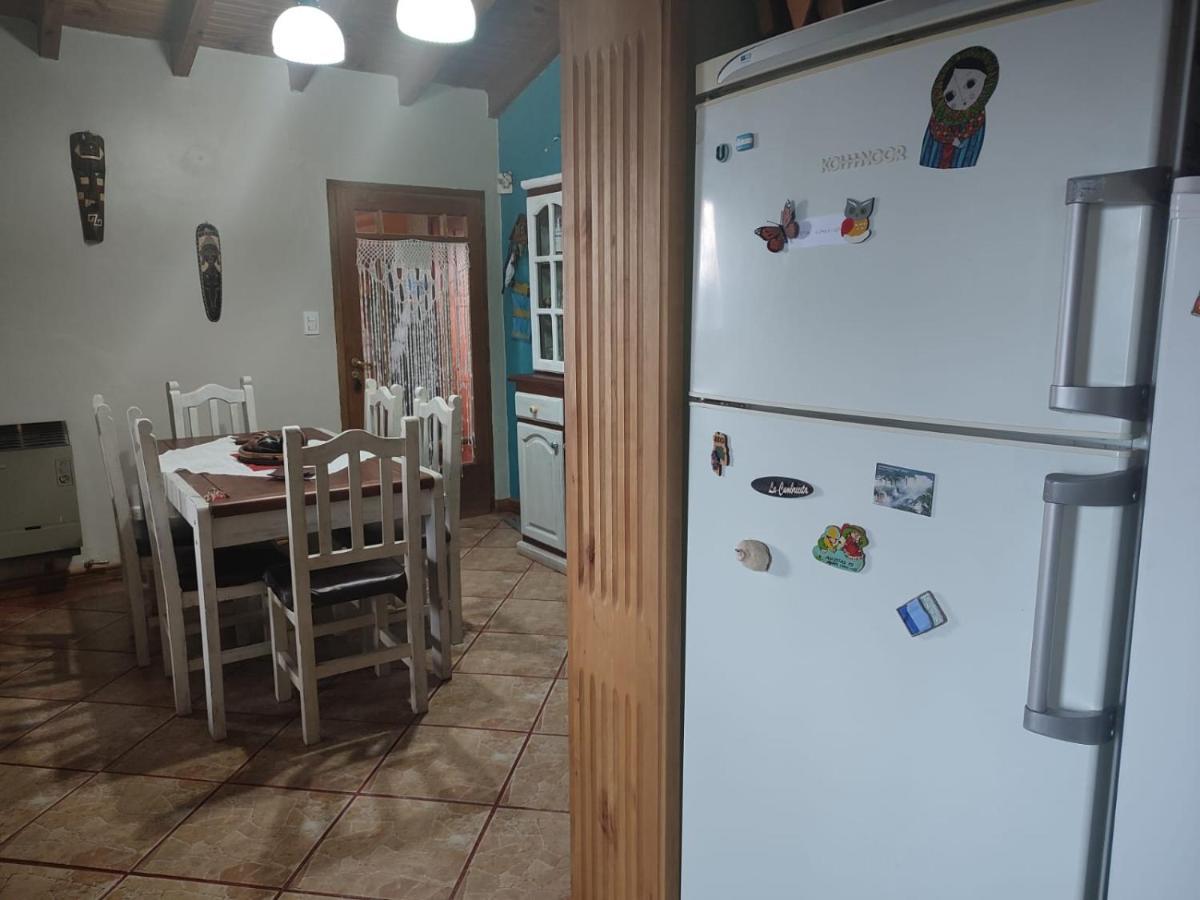 ホテル Alem Casa De Familia ウシュアイア エクステリア 写真